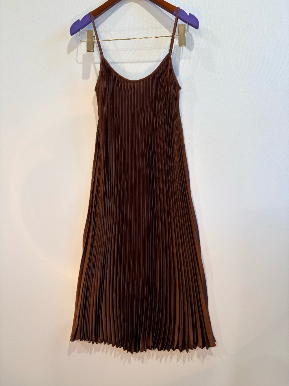 Vince Petite Brown Pleated Satin Cami Midi Dress XS Sleeveless Flowy Minimalist